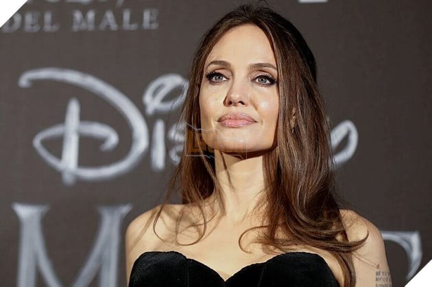 Angelina Jolie và Brad Pitt Chính Thức Ly Hôn Sau 8 Năm Ly Thân