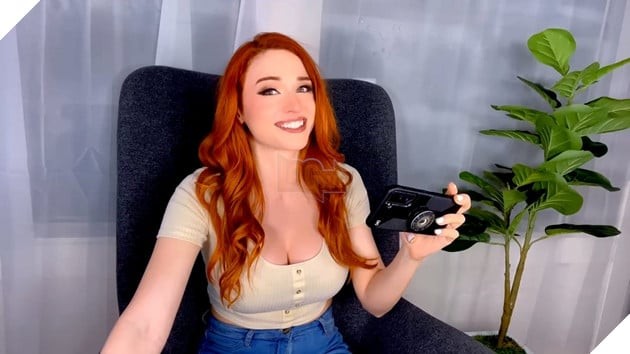 Nữ Streamer Hot Nhất Twitch Bị Vượt Mặt Bởi Đồng Nghiệp Xinh Đẹp Và Chiến Game Cực Căng