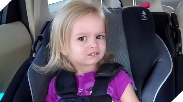 Cô bé mặt meme nổi tiếng bậc nhất thế giới sau 10 năm: Cuộc sống hiện tại của Chloe Clem
