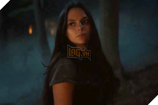 Dafne Keen trong vai Laura/X-23