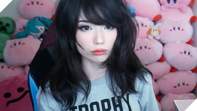 Emiru – Hành trình thoát khỏi kẻ biến thái theo dõi trên Twitch
