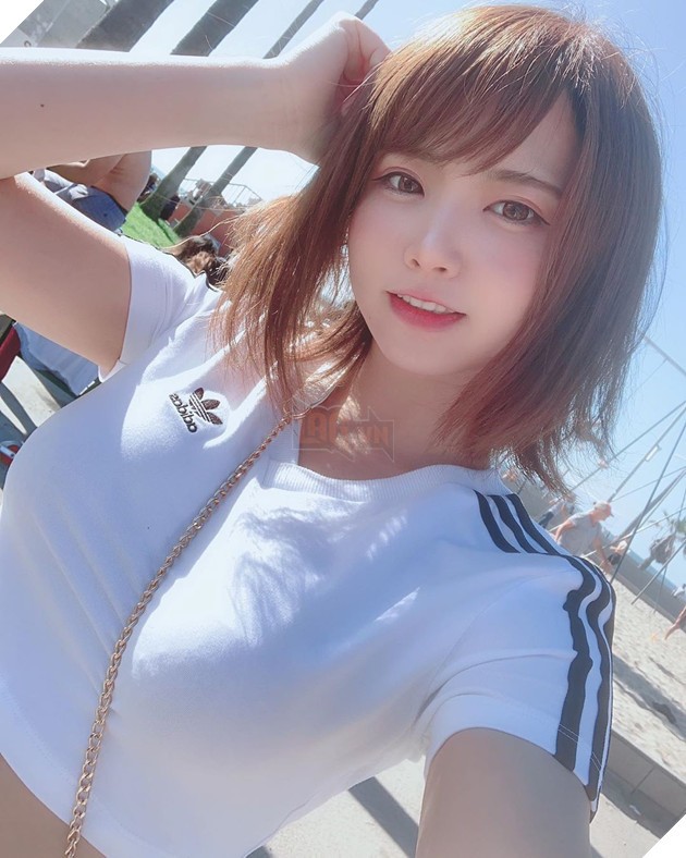Enako với vẻ ngoài dễ thương và quyến rũ