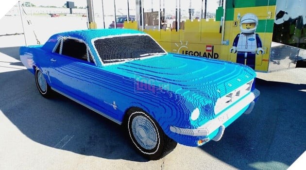 Ford Mustang 1964.5 bằng LEGO