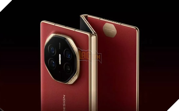 Huawei Mate XT Ultimate gập lại