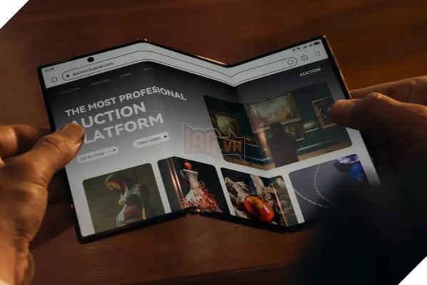 Huawei Mate XT Ultimate khi mở một nửa