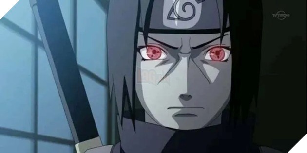 Itachi Uchiha để tay trái bên trong áo choàng theo văn hóa Samurai