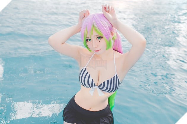 Meenfox cosplay Luyến Trụ Kanroji Mitsuri trong áo tắm ướt át 3