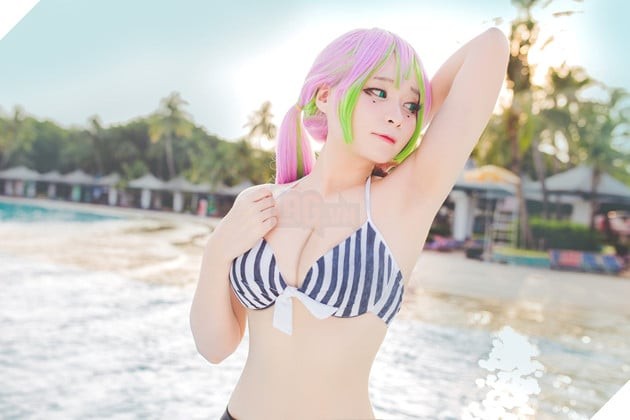 Meenfox: Cosplay Luyến Trụ Kanroji Mitsuri trong Kimetsu No Yaiba gây sốt với áo tắm ướt át
