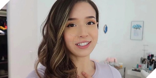 Pokimane trong buổi stream