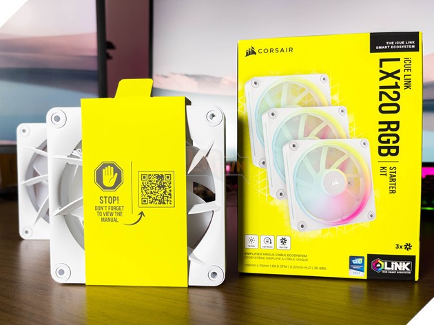 Quạt Corsair iCUE LINK LX120 RGB với ốc vít QuikTurn
