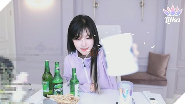 Rika rủ fan uống rượu cùng mình