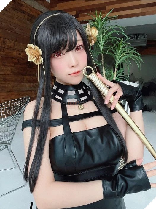 Saki Miyamoto với thân hình đầy đặn và gợi cảm