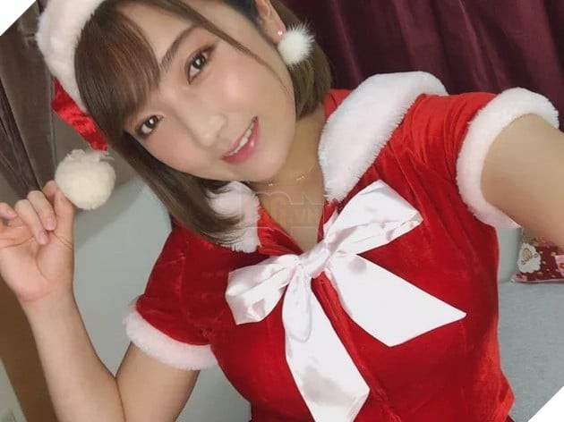 Shiori Kamisaki và bạn trai đô vật Koki Iwasaki nhận lời chúc phúc