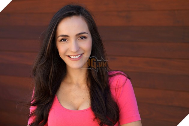 Stephanie Panisello lồng tiếng cho Xianyun