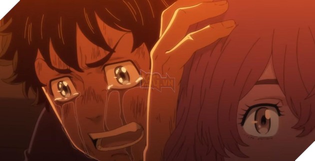 Takemichi ôm Hinata trong lúc chiếc xe phát nổ