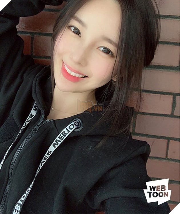 Yaongyi: Nữ Tác Giả True Beauty Khiến Fan Hú Hồn Vì Nhan Sắc Ăn Đứt Idol Hàn Quốc